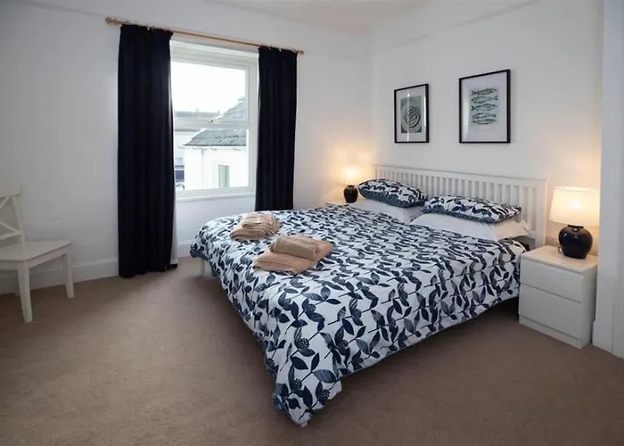 Superbly Located Tenby Cottage