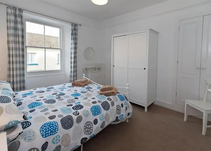 Superbly Located Tenby Cottage